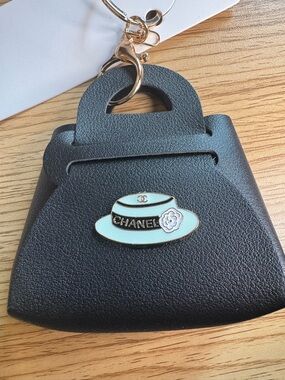 NWT MINT mini purse keychain bag charm -black